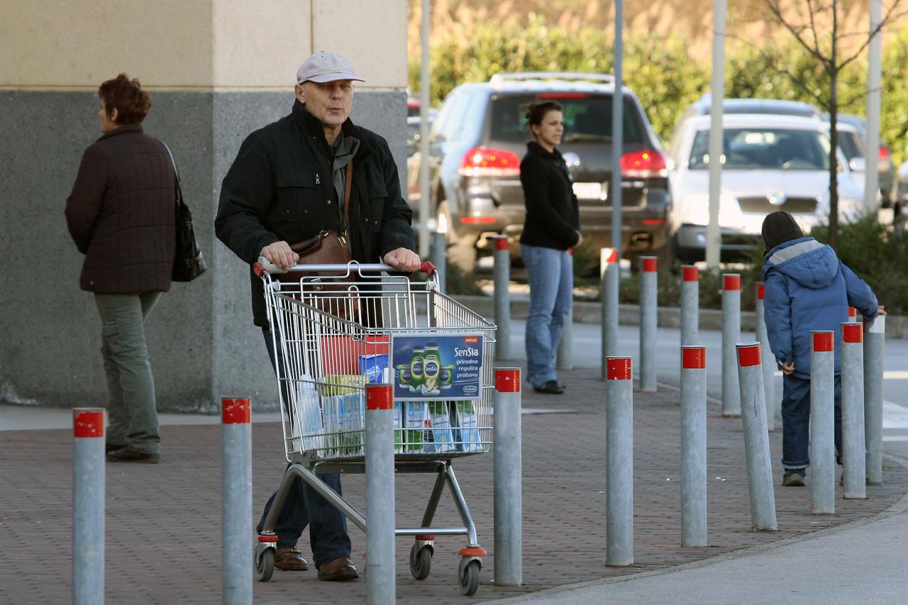 Zagreb: Unato? financijskoj krizi shopping centri i dalje posje?eni